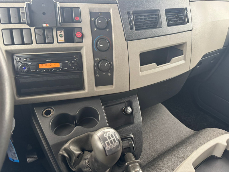 Box truck Volvo FL 240 / 6 Cylinder / 18 Tons / Manual / Tail Lift / TUV:1-2026 / NL Truck: picture 9