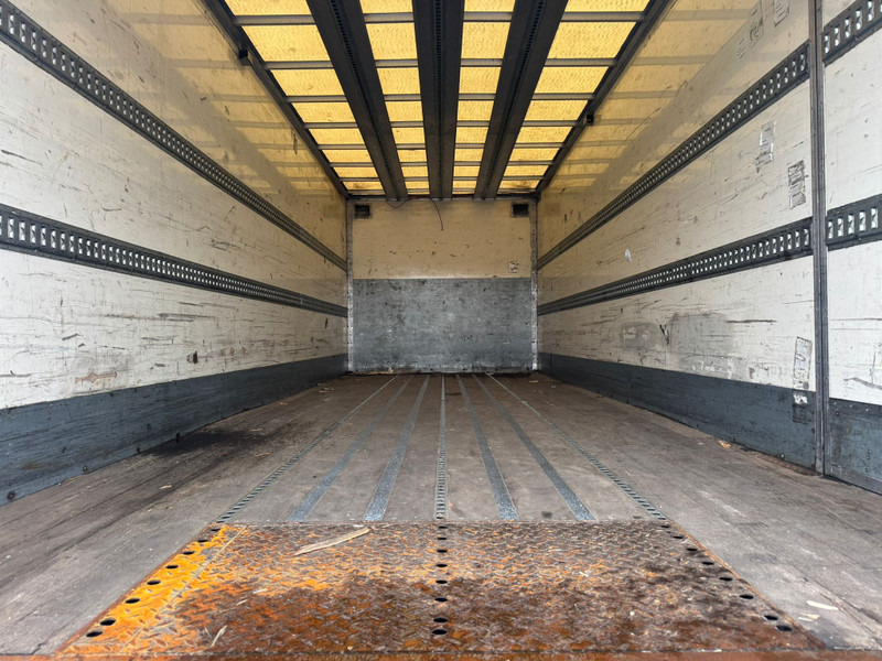 Box truck Volvo FL 240 / 6 Cylinder / 18 Tons / Manual / Tail Lift / TUV:1-2026 / NL Truck: picture 16