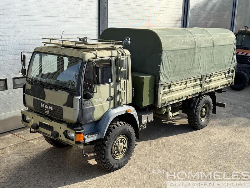MAN 18.225 LAC 4x4 - Curtainsider truck: picture 2 MAN 18.225 LAC 4x4 - Curtainsider truck: picture 2