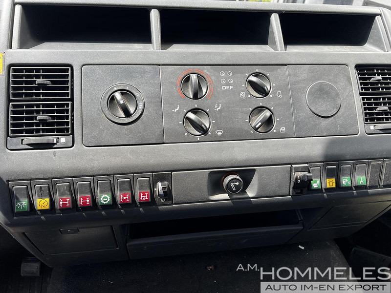 Truck MAN 18.225 LAC 4x4: picture 12