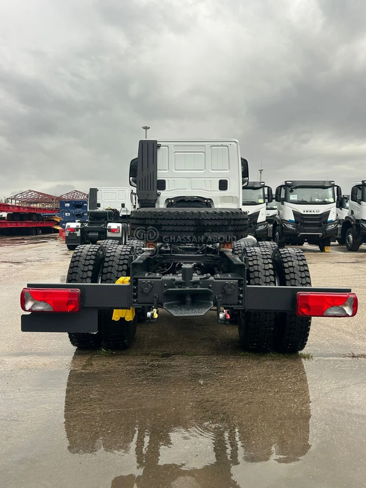 Iveco T-WAY AT380T43H 6x4 R20 Tyres Chassis - Barcelona Stock - Cab chassis truck: picture 4 Iveco T-WAY AT380T43H 6x4 R20 Tyres Chassis - Barcelona Stock - Cab chassis truck: picture 4