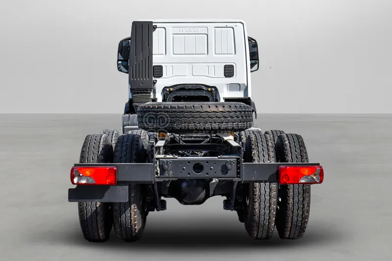 Iveco T-WAY AT380T47H 6x4 R24 Tyres Chassis - Barcelona Stock - Cab chassis truck: picture 5 Iveco T-WAY AT380T47H 6x4 R24 Tyres Chassis - Barcelona Stock - Cab chassis truck: picture 5