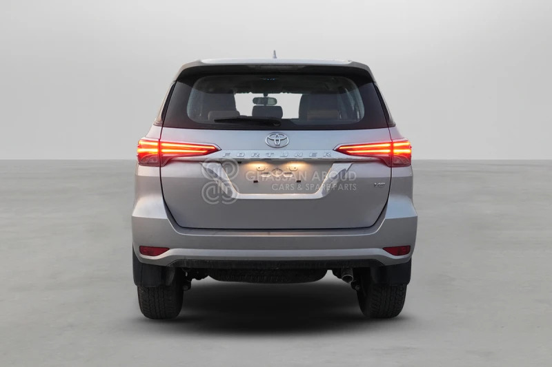 Toyota Fortuner  4x4 - SUV: picture 5 Toyota Fortuner  4x4 - SUV: picture 5