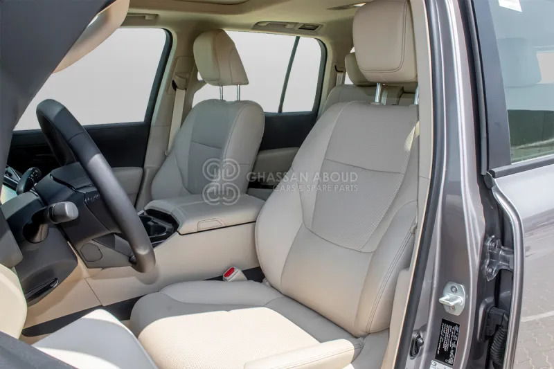 SUV Toyota Land Cruiser 300: picture 10