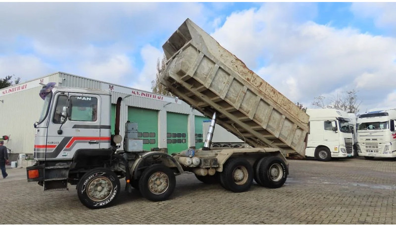 MAN 35.362 8x4 Euro 2, ZF manual gearbox, VERY clean - Tipper: picture 5 MAN 35.362 8x4 Euro 2, ZF manual gearbox, VERY clean - Tipper: picture 5