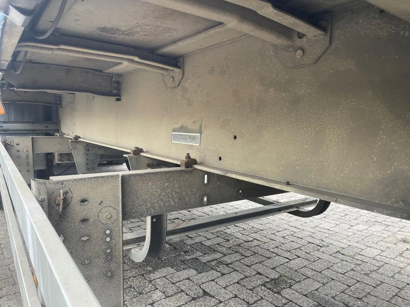 Schmitz Cargobull SAF, VERY GOOD CONDITION - Curtainsider semi-trailer: picture 5 Schmitz Cargobull SAF, VERY GOOD CONDITION - Curtainsider semi-trailer: picture 5