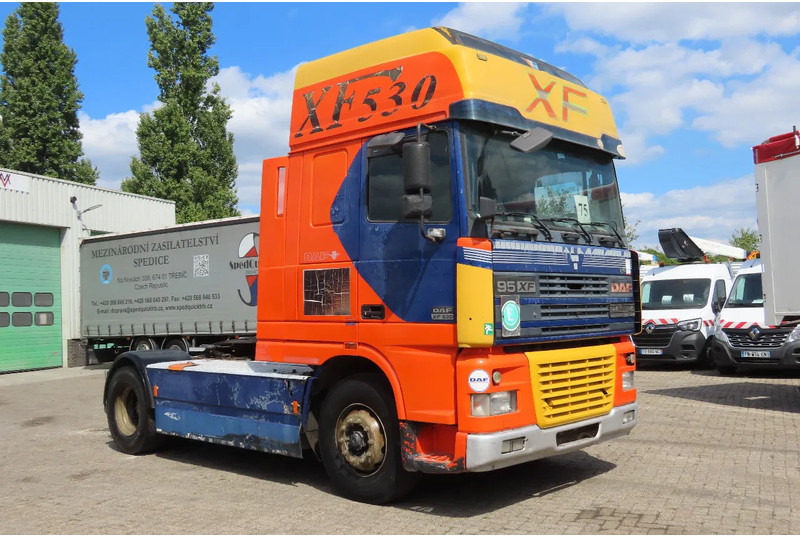 DAF XF 530 type E4, Manual!!! - Tractor unit: picture 1 DAF XF 530 type E4, Manual!!! - Tractor unit: picture 1