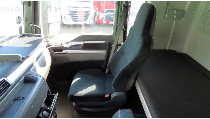 Tractor unit MAN TGX.18.400 euro5 EEV, RETARDER, 2X FUEL TANK, FRIGO: picture 17