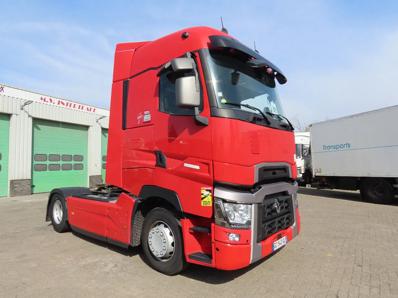 Renault T HIGH 520 VF610A36XND028987 2 tanks, P-airco, 2 beds - Tractor unit: picture 1 Renault T HIGH 520 VF610A36XND028987 2 tanks, P-airco, 2 beds - Tractor unit: picture 1