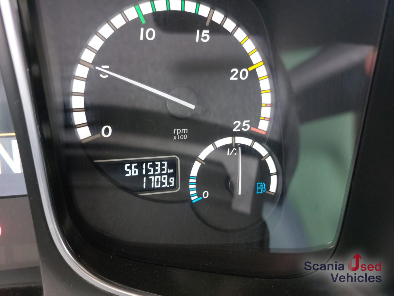 MERCEDES-BENZ Actros 1845 LS 4X2 SILOZUG komplett (2017+2016) - Tractor unit: picture 3 MERCEDES-BENZ Actros 1845 LS 4X2 SILOZUG komplett (2017+2016) - Tractor unit: picture 3