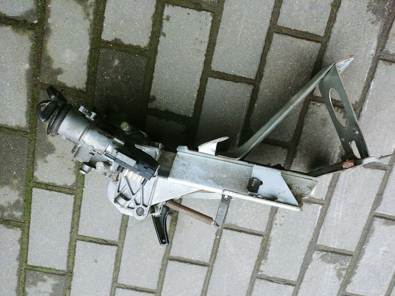 Scania 4 SERIES WITH IGNITION SWITCH 1427567 truck - Steering column for Truck: picture 2 Scania 4 SERIES WITH IGNITION SWITCH 1427567 truck - Steering column for Truck: picture 2