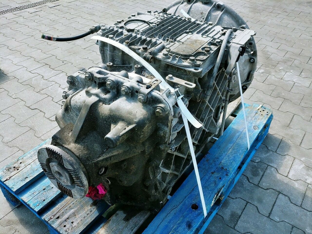 Volvo AT2512C Volvo FH13 FM13 - Gearbox for Truck: picture 4 Volvo AT2512C Volvo FH13 FM13 - Gearbox for Truck: picture 4