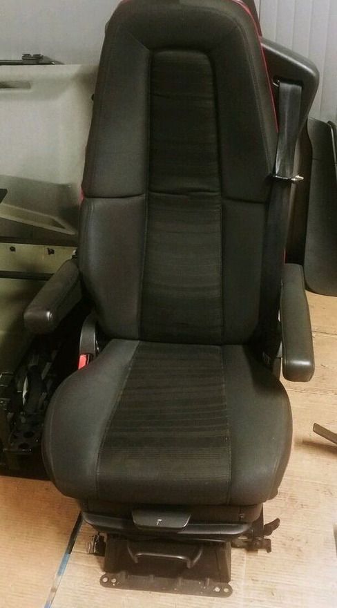 Volvo SET OF 2 PNEUMATIC AIR S, LEFT AND RIGHT, LHD Volvo FH4 - Seat for Truck: picture 2 Volvo SET OF 2 PNEUMATIC AIR S, LEFT AND RIGHT, LHD Volvo FH4 - Seat for Truck: picture 2