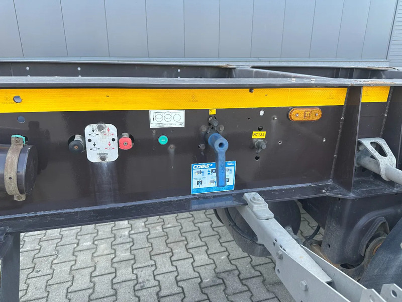 Container transporter/ Swap body semi-trailer Burg 20FT / 20FT SWAP ADR (EX/II, EX/III, FL, AT) Chassis, 3.690kg, SAF INTRADISC, 2x Liftaxle, NL-chassis, APK/ADR: 08-2025: picture 12