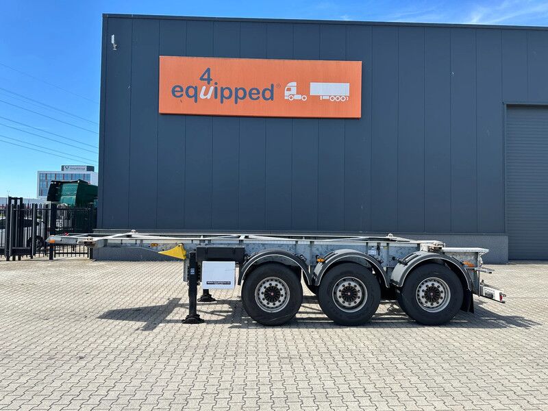 Van Hool 20FT ADR CHASSIS / EMPTY WEIGHT 3.280kg / SAF DISC / NL-CHASSIS - Container transporter/ Swap body semi-trailer: picture 2 Van Hool 20FT ADR CHASSIS / EMPTY WEIGHT 3.280kg / SAF DISC / NL-CHASSIS - Container transporter/ Swap body semi-trailer: picture 2