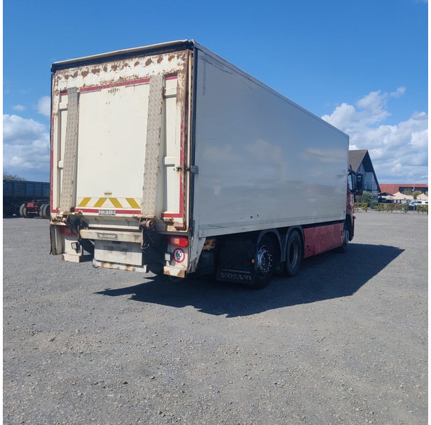 Volvo fm-330 - Box truck: picture 4 Volvo fm-330 - Box truck: picture 4