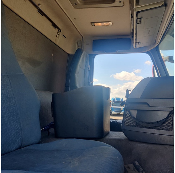 Box truck Volvo fm-330: picture 8 Box truck Volvo fm-330: picture 8
