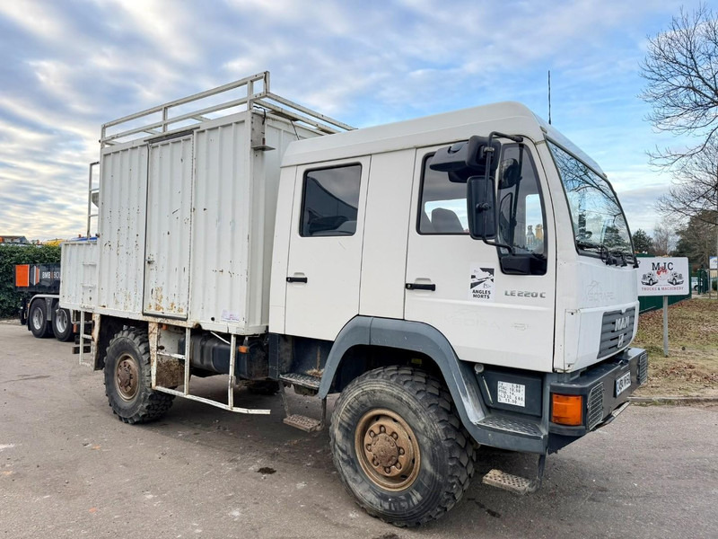 MAN LE 220 C - 10.5T - 4x4 CAMPING CAR - WOHNMOBILBASIS - CAMION EXPEDITION - CAMPER BASE - Box truck: picture 1 MAN LE 220 C - 10.5T - 4x4 CAMPING CAR - WOHNMOBILBASIS - CAMION EXPEDITION - CAMPER BASE - Box truck: picture 1