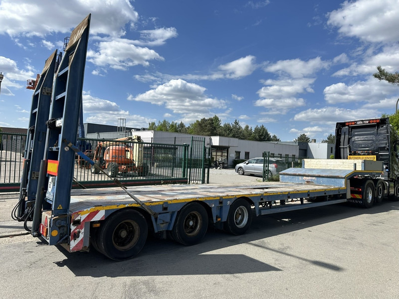 Nooteboom MCO-48-03 60T LOWLOADER / TIEFLADER - 3 STEERING AXLES / 3 LENKACHSEN - RAMPS / RAMPEN - BELG REG. - Low loader semi-trailer: picture 4 Nooteboom MCO-48-03 60T LOWLOADER / TIEFLADER - 3 STEERING AXLES / 3 LENKACHSEN - RAMPS / RAMPEN - BELG REG. - Low loader semi-trailer: picture 4