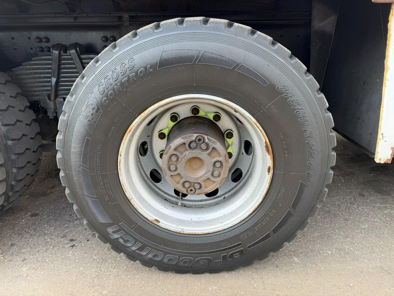 Dropside/ Flatbed truck, Crane truck Scania 114C-380 8x4 PRITSCHE + KRAN HIAB 700 E-5 - PLATFORM 6m80 + TWISTLOCKS - MANUAL - RETARDER - STEEL SPRING / BIG AXLE HUB REDUCTION  - AP ACHSEN: picture 16