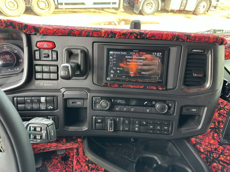Tractor unit Scania R500 6x2 BOOGIE RETARDER - FULL AIR - *SHOWTRUCK* BULLBAR / INTERIOR STYLING / SOUND SYSTEM - ....: picture 9