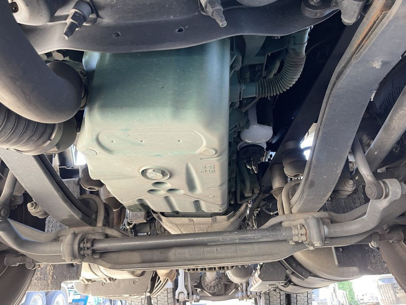 Tractor unit Volvo FH 460 LNG GAS ADR - ACC - Dynamic Steering - I-park Cool - Lane Keeping Support - collision warning - leather - ... BE Truck: picture 16