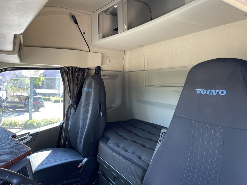 Tractor unit Volvo FH 460 LNG GAS ADR - ACC - Dynamic Steering - I-park Cool - Lane Keeping Support - collision warning - leather - ... BE Truck: picture 12