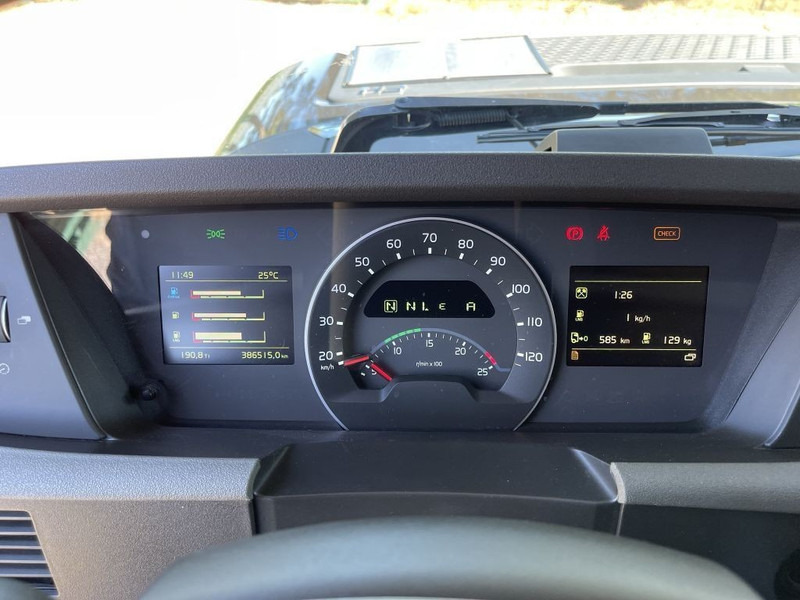 Tractor unit Volvo FH 460 LNG GAS ADR - ACC - Dynamic Steering - I-park Cool - Lane Keeping Support - collision warning - leather - ... BE Truck: picture 14