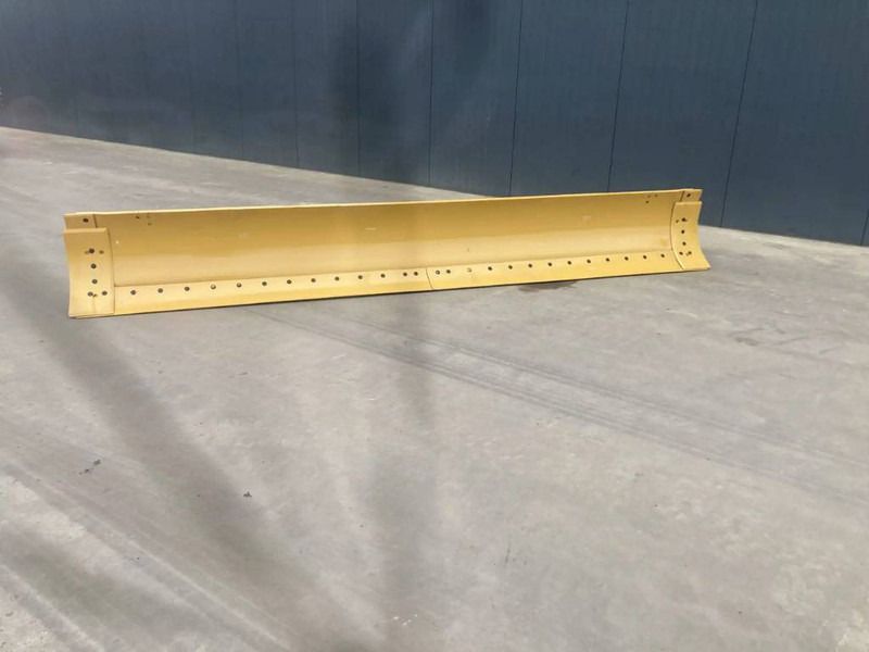 Cat 12M2 Moldboard - Attachment for Construction machinery: picture 1 Cat 12M2 Moldboard - Attachment for Construction machinery: picture 1
