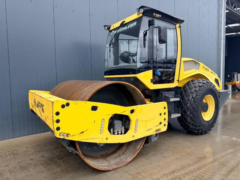Bomag BW213D-5 - Roller: picture 1 Bomag BW213D-5 - Roller: picture 1