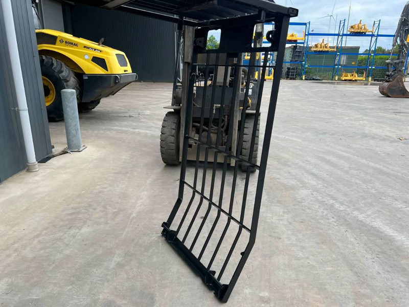 Cat 312D Guard - Cab and interior for Construction machinery: picture 3 Cat 312D Guard - Cab and interior for Construction machinery: picture 3