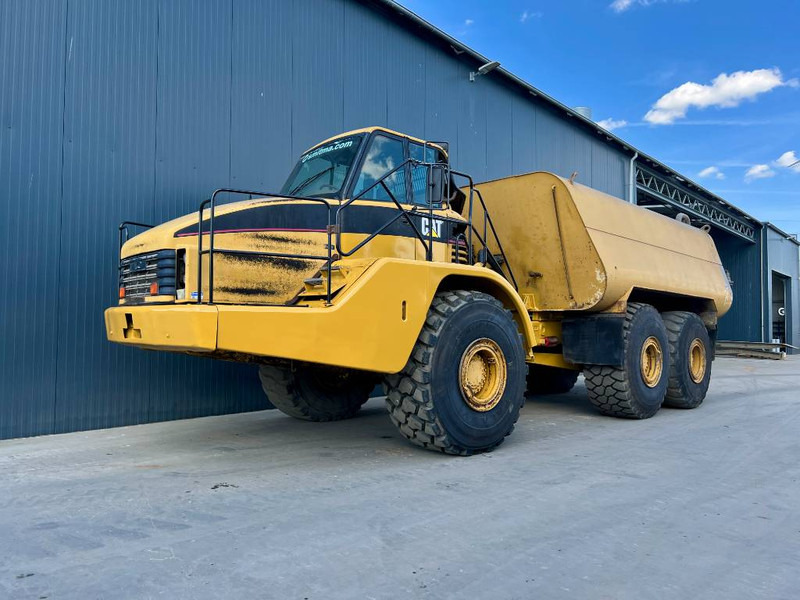 Cat 740 Water truck - Articulated dumper: picture 1 Cat 740 Water truck - Articulated dumper: picture 1