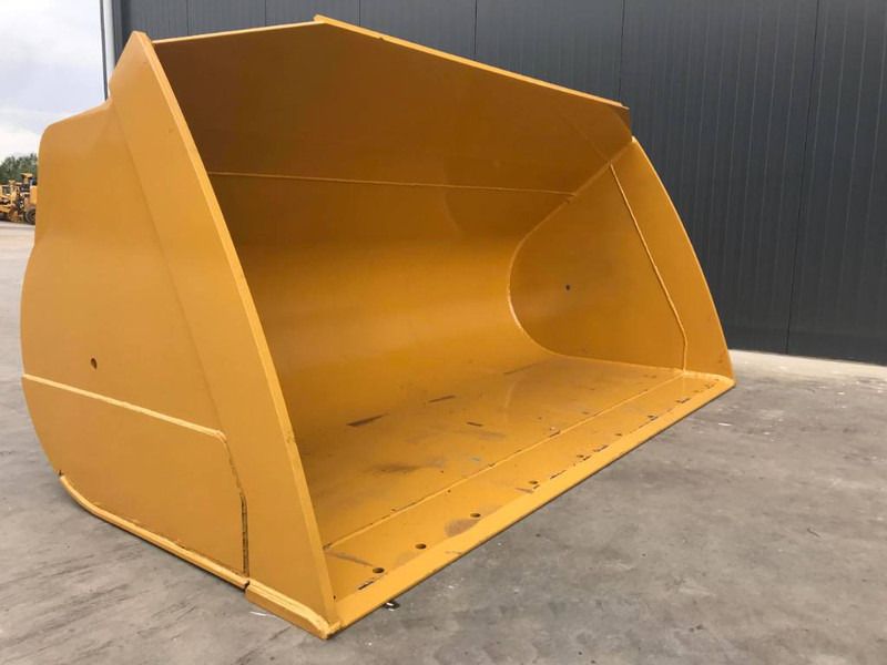 Cat 938M - Bucket for Construction machinery: picture 2 Cat 938M - Bucket for Construction machinery: picture 2