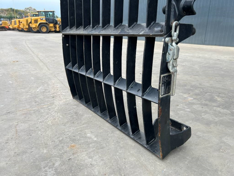 Cat M313D / M315D / M316D / M318D / M322D / M325D - Cab and interior for Construction machinery: picture 3 Cat M313D / M315D / M316D / M318D / M322D / M325D - Cab and interior for Construction machinery: picture 3