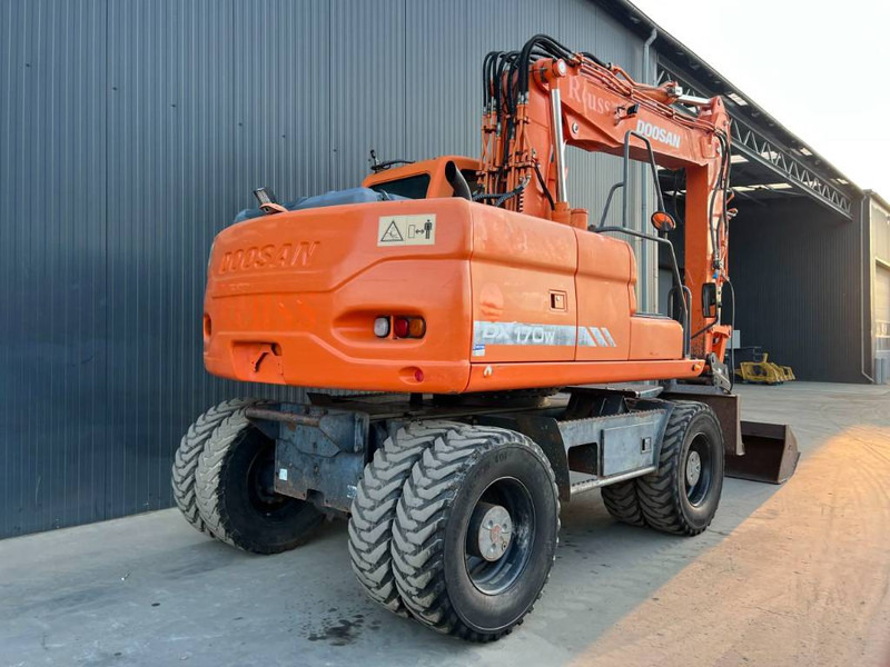 Wheel excavator Doosan DX170W: picture 6