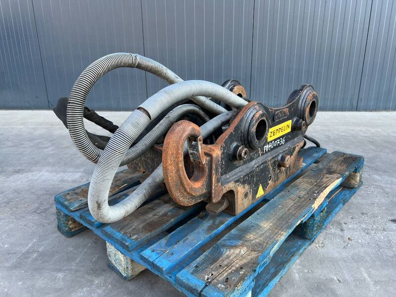 OilQuick OQ65 - M314F / M316F / M318F - Quick coupler for Construction machinery: picture 1 OilQuick OQ65 - M314F / M316F / M318F - Quick coupler for Construction machinery: picture 1