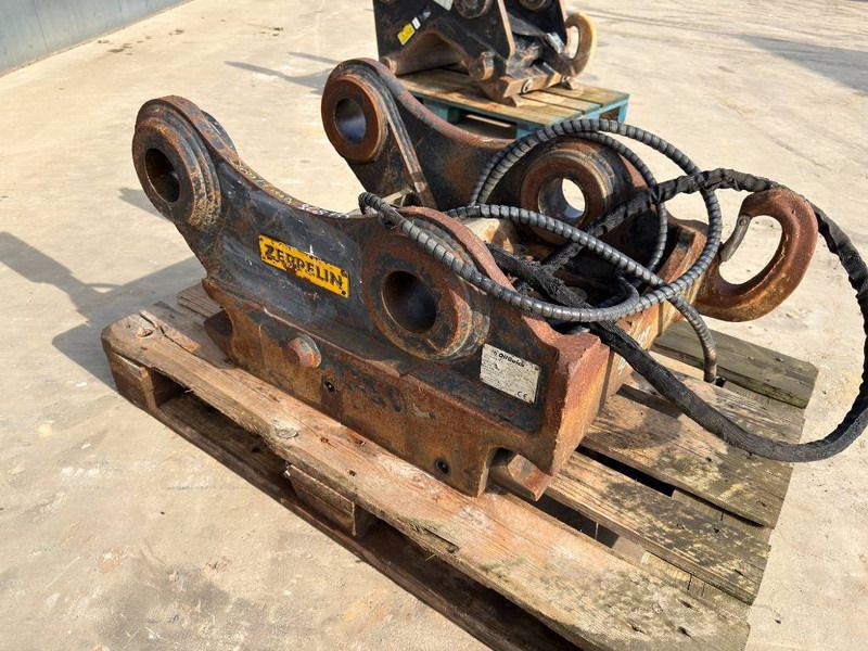 OilQuick OQ70/55 - 329D / 329E / 330F - Quick coupler for Construction machinery: picture 3 OilQuick OQ70/55 - 329D / 329E / 330F - Quick coupler for Construction machinery: picture 3