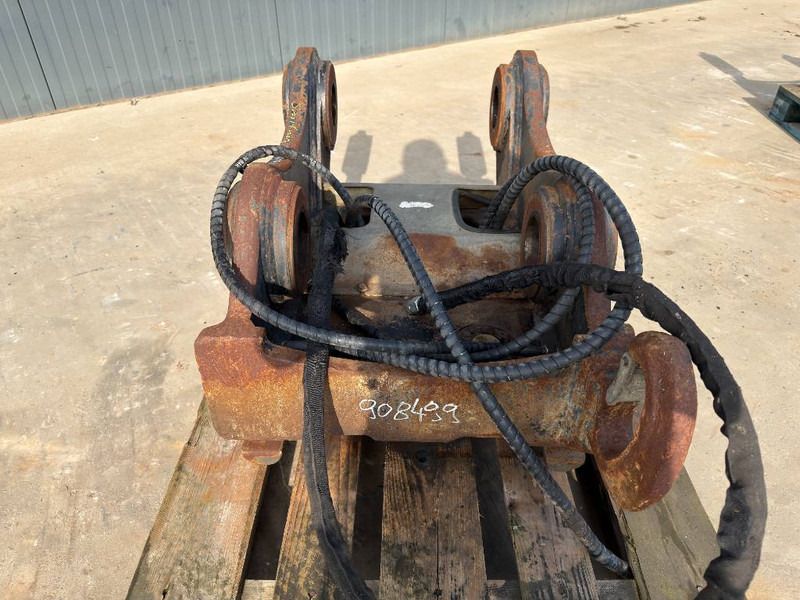 OilQuick OQ70/55 - 329D / 329E / 330F - Quick coupler for Construction machinery: picture 2 OilQuick OQ70/55 - 329D / 329E / 330F - Quick coupler for Construction machinery: picture 2