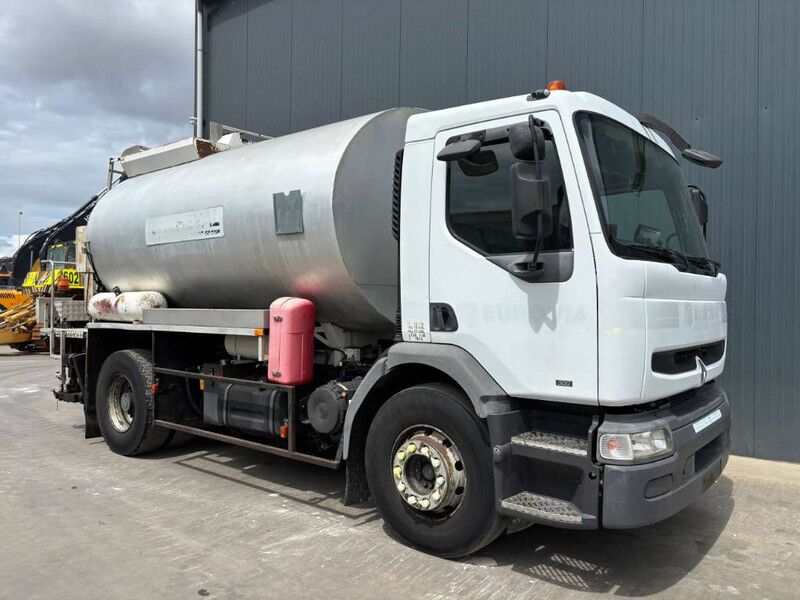 Renault Rincheval - 9.000 Liter - Asphalt distributor: picture 3 Renault Rincheval - 9.000 Liter - Asphalt distributor: picture 3