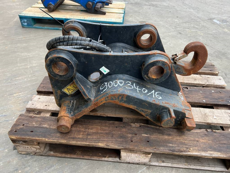 Verachtert CW20 - 312 / 311F / 313F / 315F - Quick coupler for Construction machinery: picture 4 Verachtert CW20 - 312 / 311F / 313F / 315F - Quick coupler for Construction machinery: picture 4