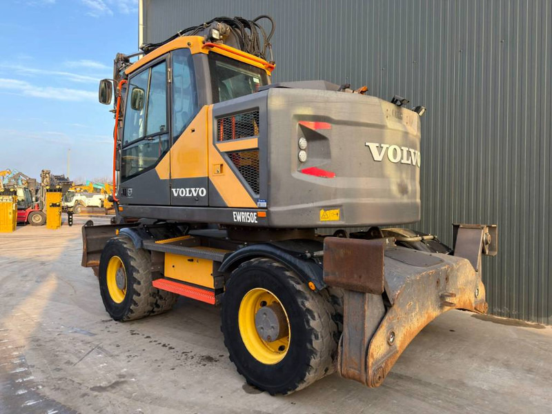 Volvo EWR150E - Stabilizers - Wheel excavator: picture 3 Volvo EWR150E - Stabilizers - Wheel excavator: picture 3