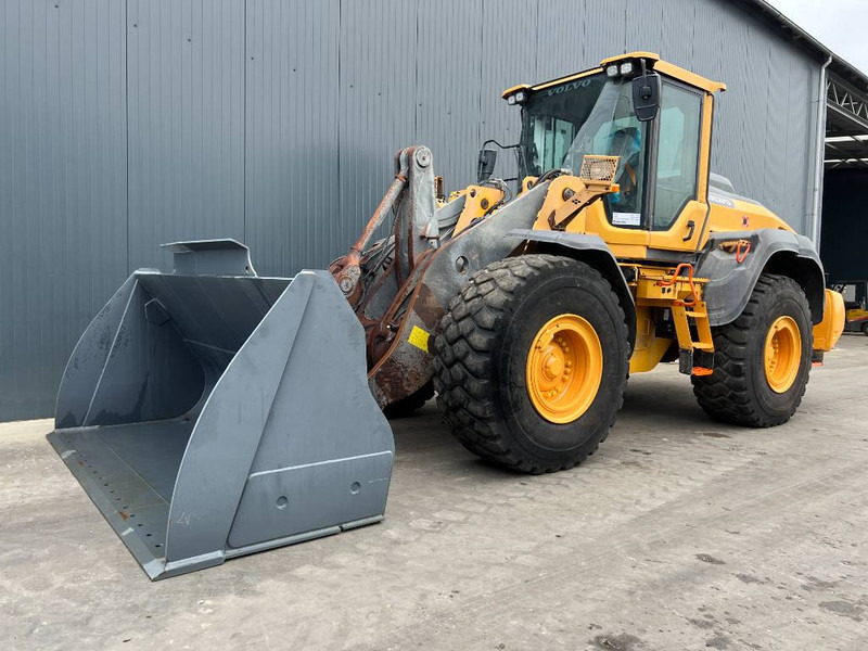 Volvo L120H - 3rd Valve - Weight System - Wheel loader: picture 1 Volvo L120H - 3rd Valve - Weight System - Wheel loader: picture 1