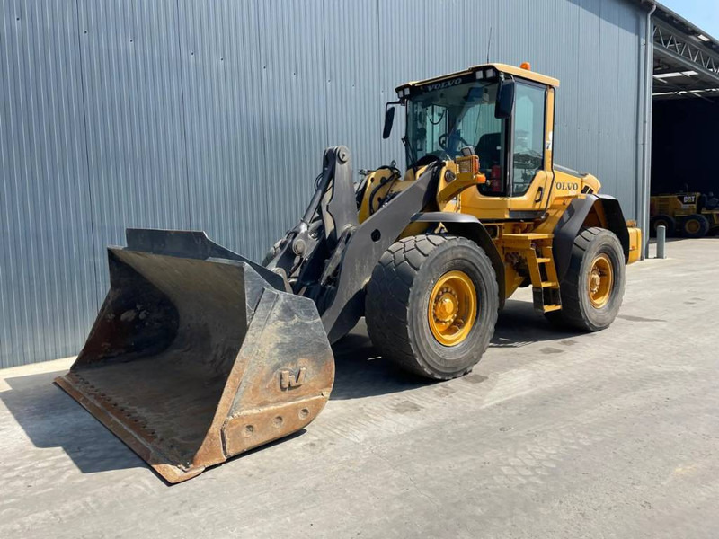Wheel loader Volvo L90F - 3rd valve: picture 1