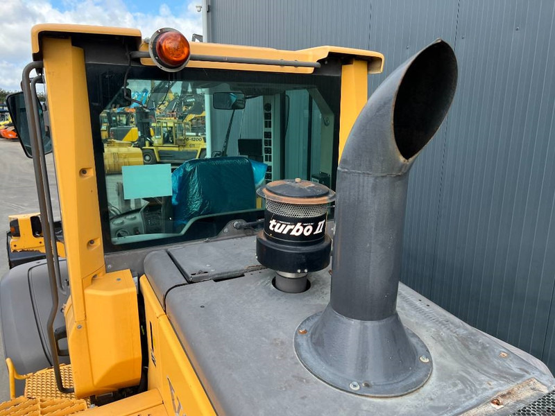 Volvo L90F - Wheel loader: picture 5 Volvo L90F - Wheel loader: picture 5