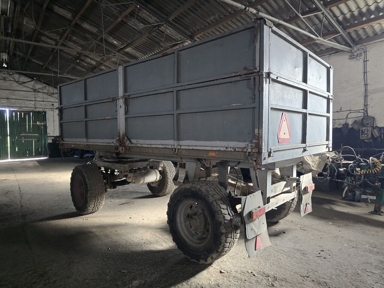 BRANDYS N90 - Farm tipping trailer/ Dumper: picture 5 BRANDYS N90 - Farm tipping trailer/ Dumper: picture 5