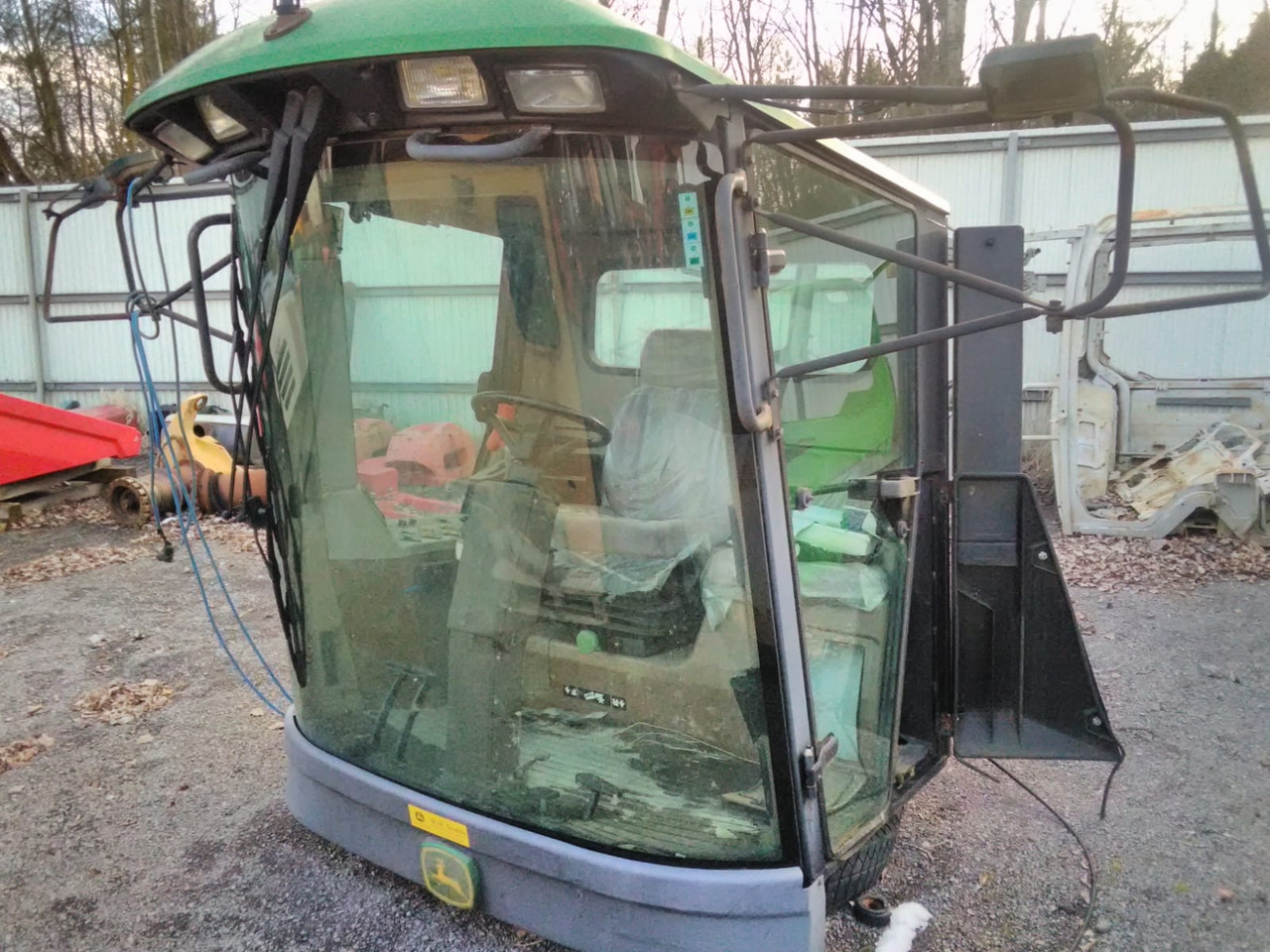 JOHN DEERE 1550 WTS - Cab for Combine harvester: picture 1 JOHN DEERE 1550 WTS - Cab for Combine harvester: picture 1