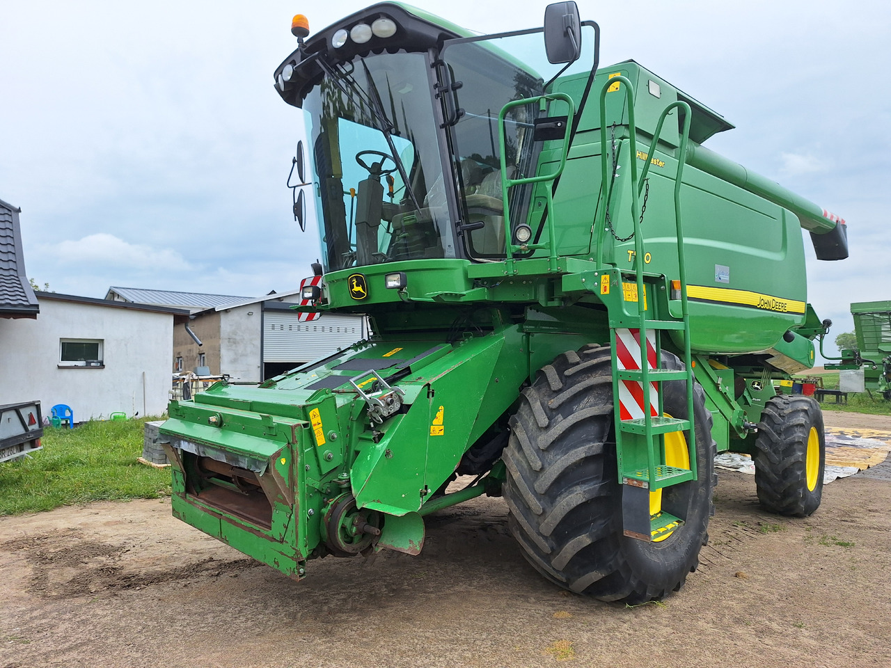 John Deere T550 - Combine harvester: picture 2 John Deere T550 - Combine harvester: picture 2