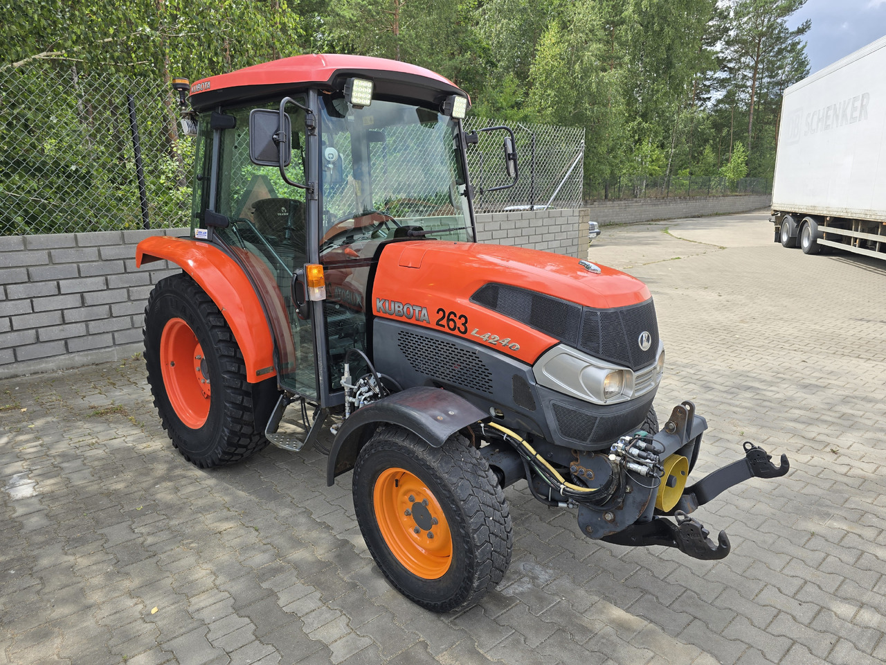KUBOTA 4240 - Farm tractor: picture 4 KUBOTA 4240 - Farm tractor: picture 4