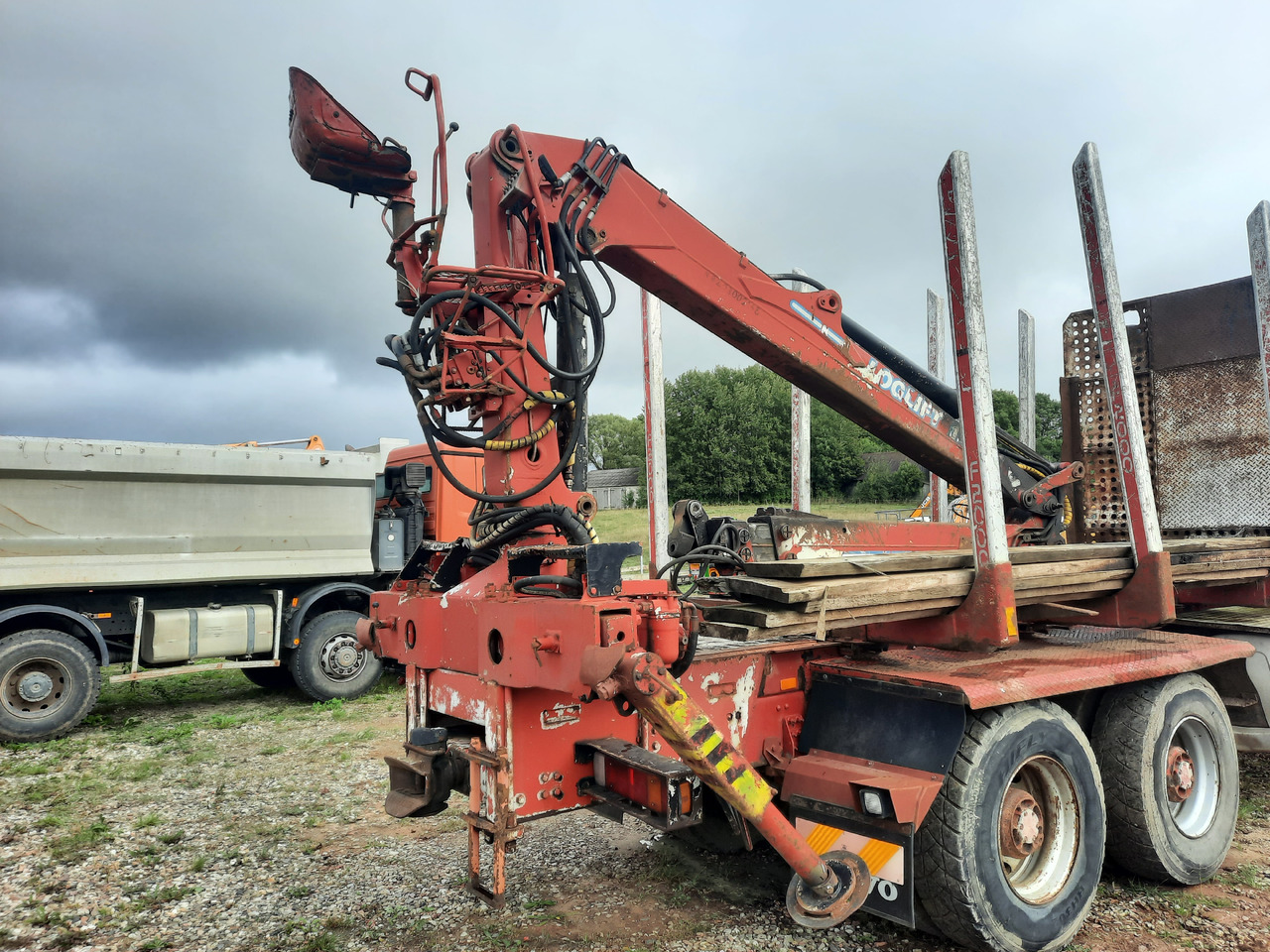 LOGLIFT F 105 S - Loader crane: picture 1 LOGLIFT F 105 S - Loader crane: picture 1