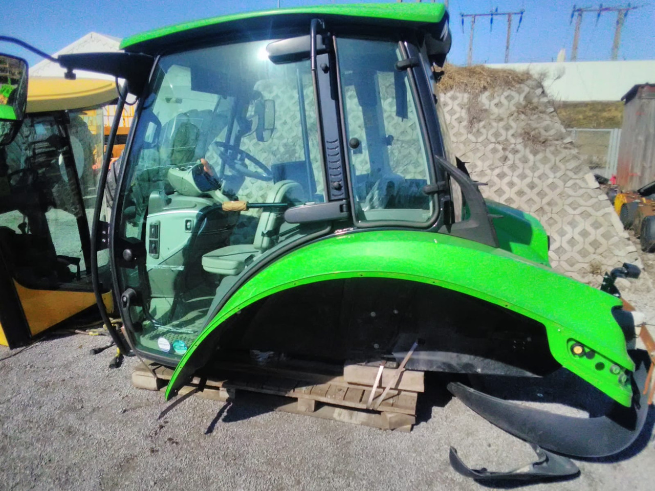 - Cab for Farm tractor: picture 5 - Cab for Farm tractor: picture 5
